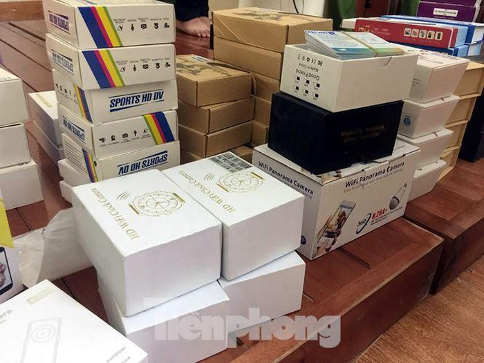 Bắt đường dây cung cấp tai nghe siêu nhỏ phục vụ gian lận thi cử ảnh 3 Bắt đường dây cung cấp tai nghe siêu nhỏ phục vụ gian lận thi cử ảnh 3