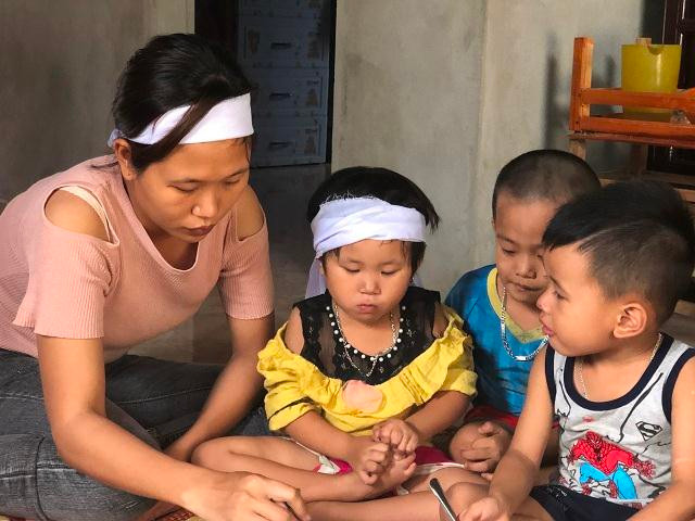 Hà Tĩnh: Bé gái 4 tuổi trong 6 tháng phải đội 3 vành khăn tang hình ảnh 7 ha tinh: be gai 4 tuoi trong 6 thang phai doi 3 vanh khan tang hinh anh 7