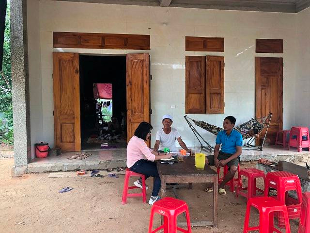 Hà Tĩnh: Bé gái 4 tuổi trong 6 tháng phải đội 3 vành khăn tang hình ảnh 6 ha tinh: be gai 4 tuoi trong 6 thang phai doi 3 vanh khan tang hinh anh 6