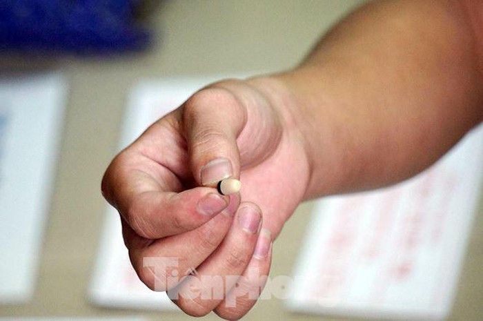 Bắt đường dây cung cấp tai nghe siêu nhỏ phục vụ gian lận thi cử ảnh 7 Bắt đường dây cung cấp tai nghe siêu nhỏ phục vụ gian lận thi cử ảnh 7