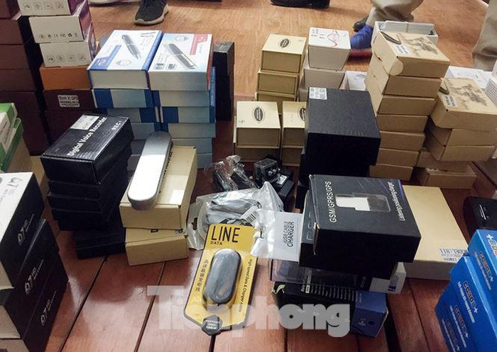 Bắt đường dây cung cấp tai nghe siêu nhỏ phục vụ gian lận thi cử ảnh 2 Bắt đường dây cung cấp tai nghe siêu nhỏ phục vụ gian lận thi cử ảnh 2