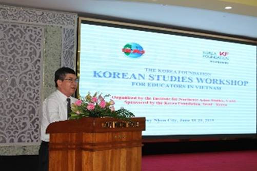 PGS.TS. Phạm Hồng Thái, Quyền Viện trưởng Viện Nghiên cứu Đông Bắc Á phát biểu khai mạc Chương trình