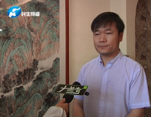 Thuê phòng khách sạn, cặp đôi phát hiện camera ẩn trong ổ điện 5 chấu nhưng lời nói của nhân viên lại gây rùng mình hơn cả - Ảnh 5.