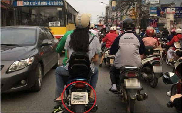 che biển số xe, nhiều tài xế grab phạm luật hình 1 che bien so xe, nhieu tai xe grab pham luat hinh 1