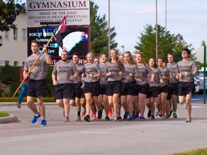 Đại học Mỹ cho sinh viên trồng rau, nuôi bò để trả học phí ảnh 8