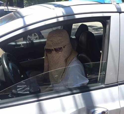 Chống nắng mọi lúc mọi nơi. 10-anh-hai-hot-nhat-facebook-trong-ngay-4