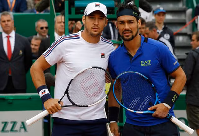 Lajovic (trái), Fognini (phải) trước khi bước vào trận chung kết Monte Carlo 2019.