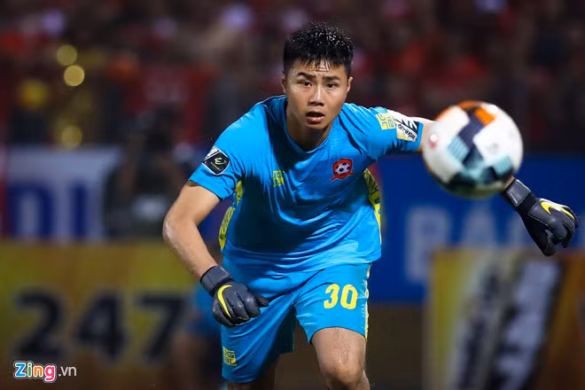 Văn Toản có một tương lai tươi sáng ở các đội tuyển Việt Nam sau những màn ra mắt ấn tượng thời gian qua.