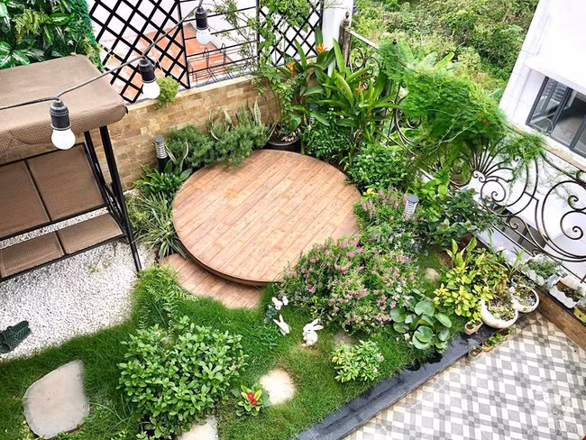 Mùng 1 đầu năm ghé thăm ban công rực rỡ sắc xuân đẹp đến nao lòng của mẹ Hà Thành - Ảnh 1.