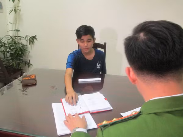 Đối tượng Nguyễn Cảnh An tại cơ quan công an.