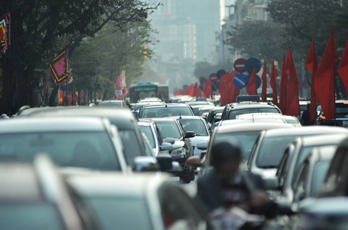Đường phố Hà Nội tắc cứng, hỗn loạn chiều mùng 1 Tết ảnh 3 Đường phố Hà Nội tắc cứng, hỗn loạn chiều mùng 1 Tết ảnh 3