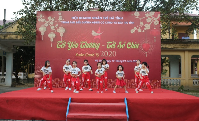 Những tiết mục văn nghệ sôi động.