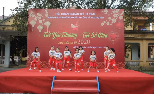 Những tiết mục văn nghệ sôi động.