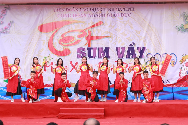 Tiết mục văn nghệ. Tiết mục văn nghệ.