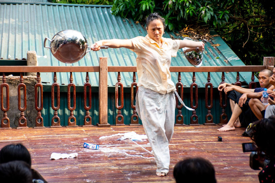 Tác phẩm 'PS' của nghệ sĩ Lại Diệu Hà Tác phẩm 'PS' của nghệ sĩ Lại Diệu Hà