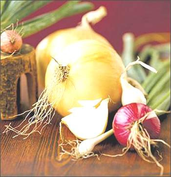 Hành tây bảo vệ tim mạch, giúp trẻ lâu hanh-tay-giup-tre-lau-bao-ve-tim-mach