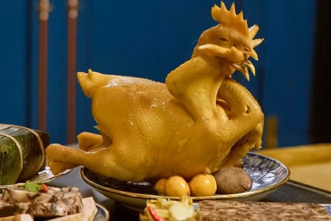 Bí quyết luộc gà cánh tiên vàng ươm, da không bị nứt để cúng Giao thừa