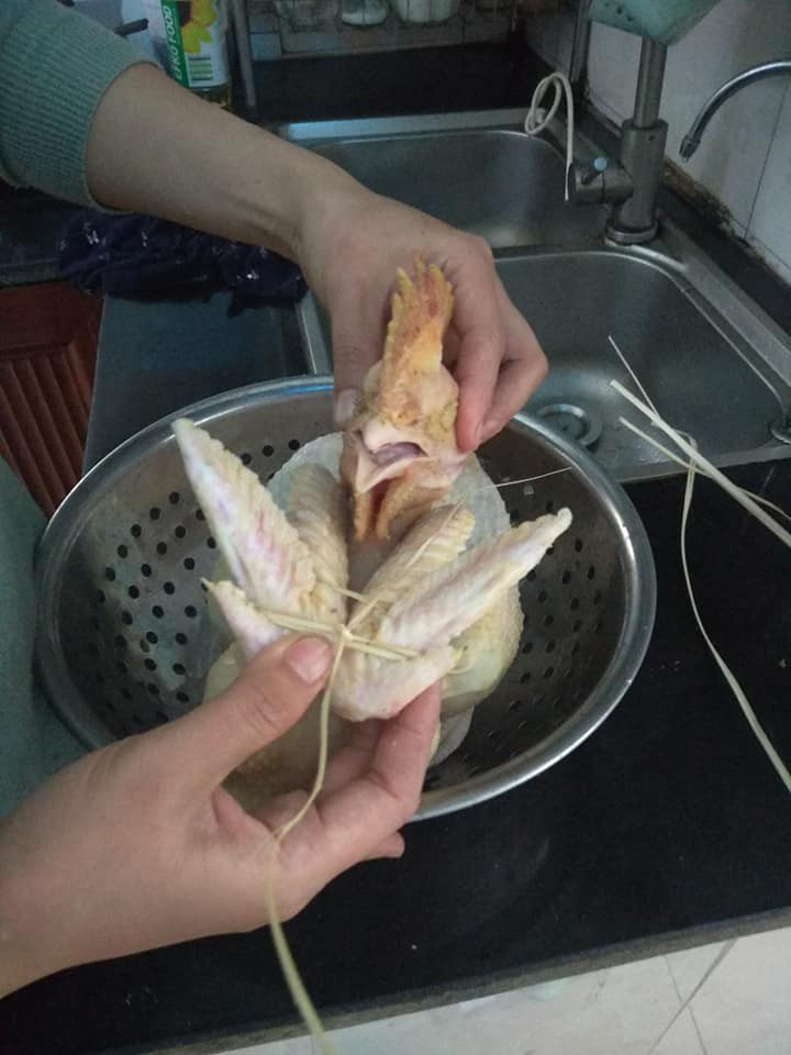 Nhấc đầu lên...