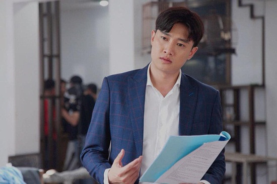 Diễn viên Quốc Trường đang gây ấn tượng mạnh với khán giả truyền hình khi vào vai Vũ trong phim Về nhà đi con. Diễn viên Quốc Trường đang gây ấn tượng mạnh với khán giả truyền hình khi vào vai Vũ trong phim Về nhà đi con.