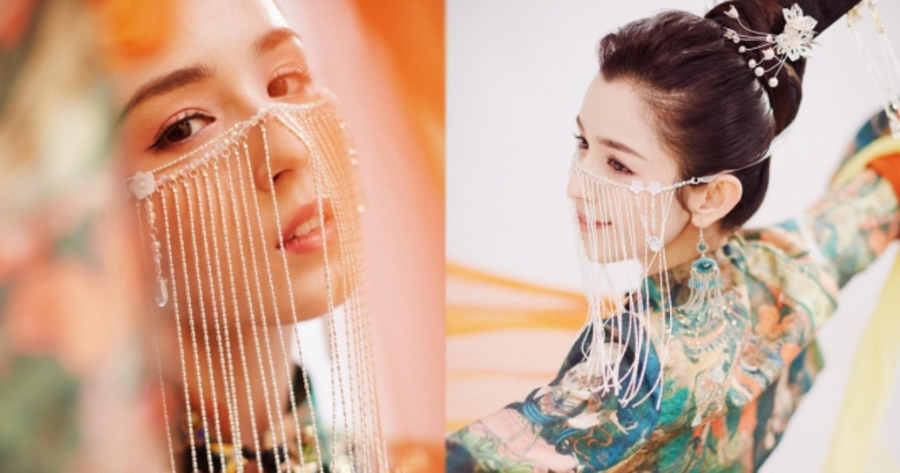 Cáp Ny Khắc Tư lọt danh sách "Tứ đại mỹ nhân” Tân Cương của làng giải trí Hoa ngữ nhờ điệu múa cổ. Cáp Ny Khắc Tư lọt danh sách "Tứ đại mỹ nhân” Tân Cương của làng giải trí Hoa ngữ nhờ điệu múa cổ.