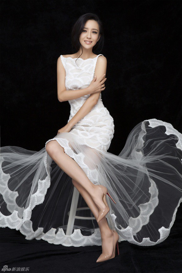 Từ vai phụ cho đến vai chính, cổ trang đến hiện đại, Đồng Lệ Á chưa từng khiến khán giả phải thất vọng vì khả năng diễn xuất của mình. Từ vai phụ cho đến vai chính, cổ trang đến hiện đại, Đồng Lệ Á chưa từng khiến khán giả phải thất vọng vì khả năng diễn xuất của mình.