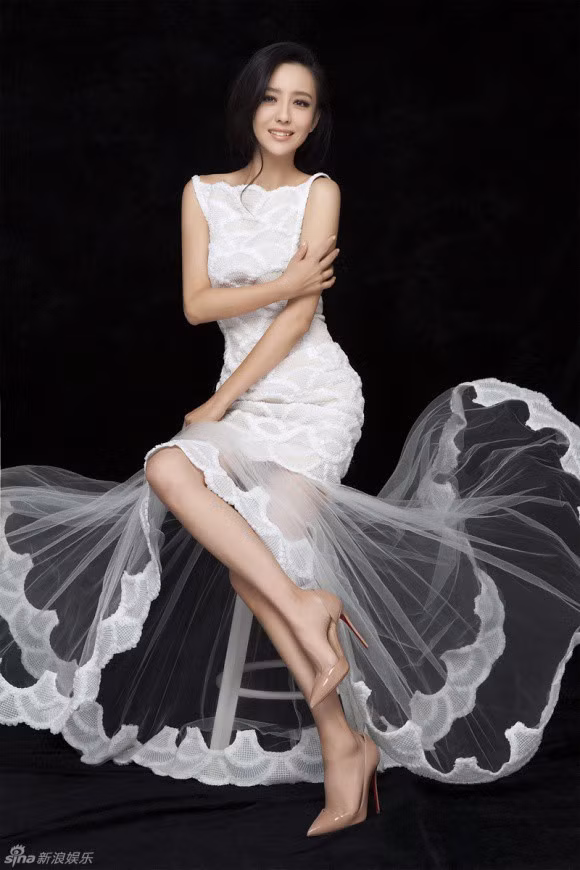 Từ vai phụ cho đến vai chính, cổ trang đến hiện đại, Đồng Lệ Á chưa từng khiến khán giả phải thất vọng vì khả năng diễn xuất của mình.