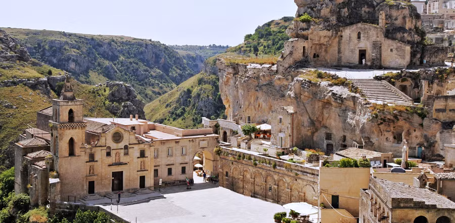 Thành cổ trên cao nguyên khô cằn