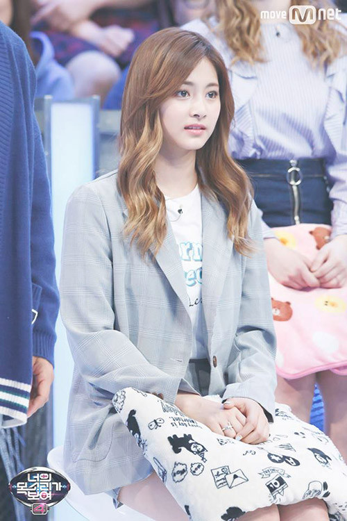 3-cach-dien-blazer-kieu-moi-de-khong-bi-gia-dau-gia-don-7