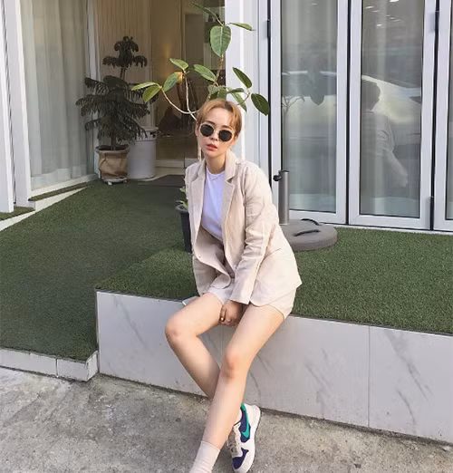 3-cach-dien-blazer-kieu-moi-de-khong-bi-gia-dau-gia-don-11