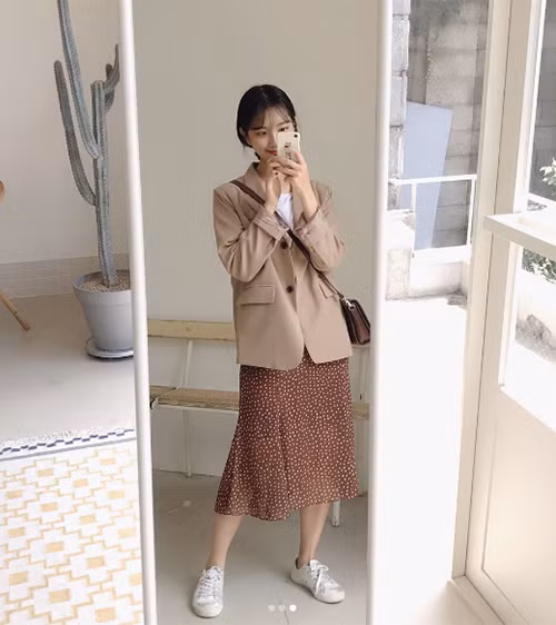 3-cach-dien-blazer-kieu-moi-de-khong-bi-gia-dau-gia-don-5