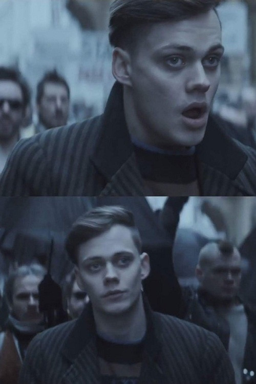 Vẻ điển trai nấp sau lốt hề ma của diễn viên 9x ảnh 4 Vẻ điển trai nấp sau lốt hề ma của diễn viên 9x ảnh 4