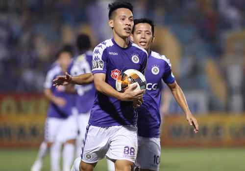 Đỗ Hùng Dũng được bình chọn là cầu thủ hay nhất trận Hà Nội và Sài Gòn