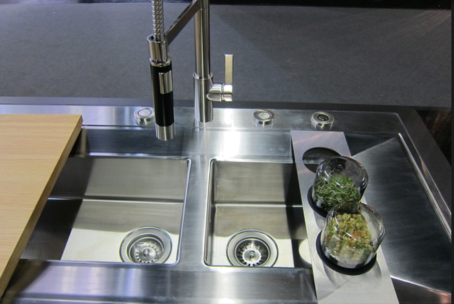 Muốn nhà sạch tự nhiên không hóa chất, bạn cần học ngay 7 cách pha chế dung dịch tẩy rửa lành mạnh này - Ảnh 4. Muốn nhà sạch tự nhiên không hóa chất, bạn cần học ngay 7 cách pha chế dung dịch tẩy rửa lành mạnh này - Ảnh 4.