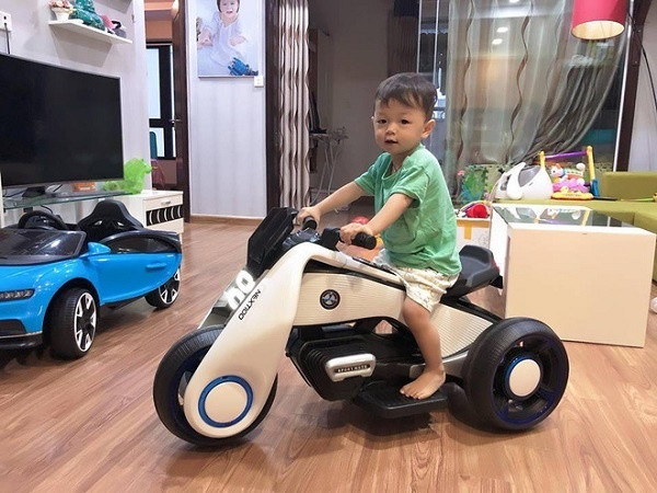 Cuộc sống trái ngược của 2 chân dài rời công ty Vũ Khắc Tiệp ảnh 2 Cuộc sống trái ngược của 2 chân dài rời Công ty của Vũ Khắc Tiệp