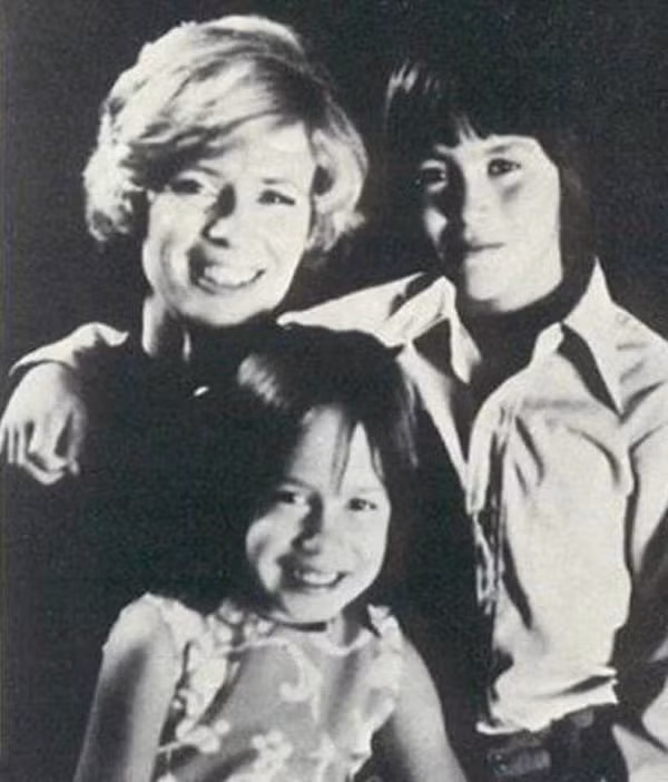 cuoc doi cau con trai ngo nghich, ghet nguoi chau a cua ly tieu long hinh anh 5