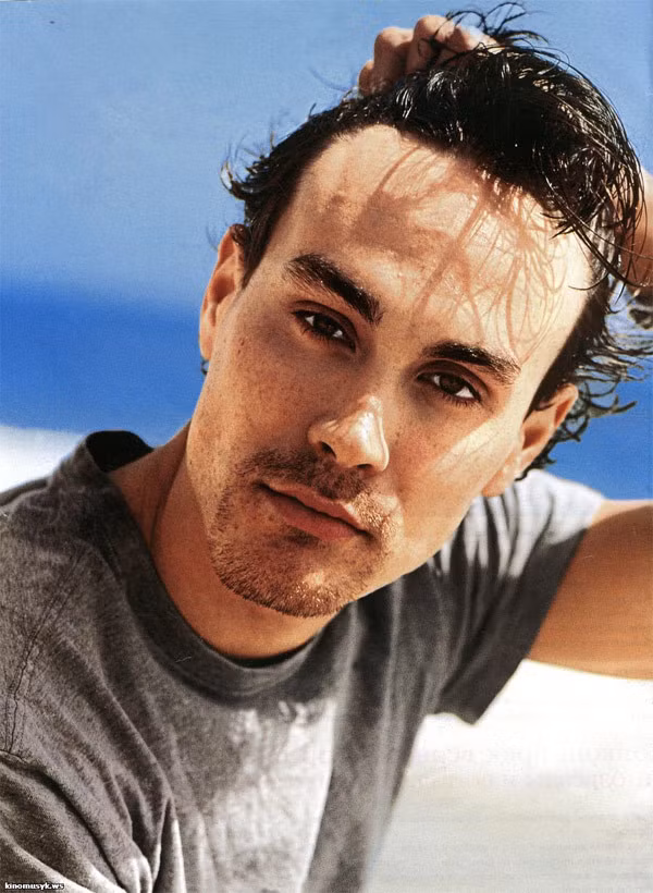 cuoc doi cau con trai ngo nghich, ghet nguoi chau a cua ly tieu long hinh anh 6