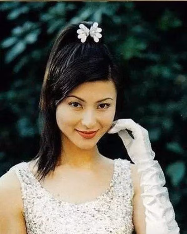 mat tich tu 17 nam truoc, ban sao "hoa hau dep nhat lich su" gio co dau hieu tam than - 6