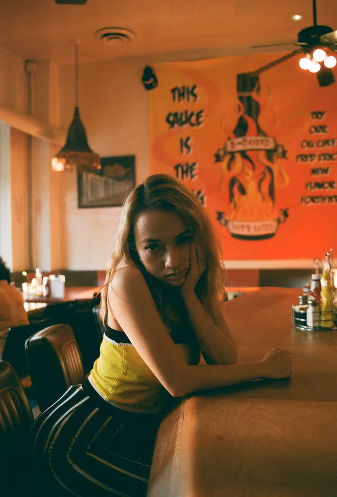 Bé Xuân Nghi gây sốc với bộ ảnh nổi loạn, trưởng thành5