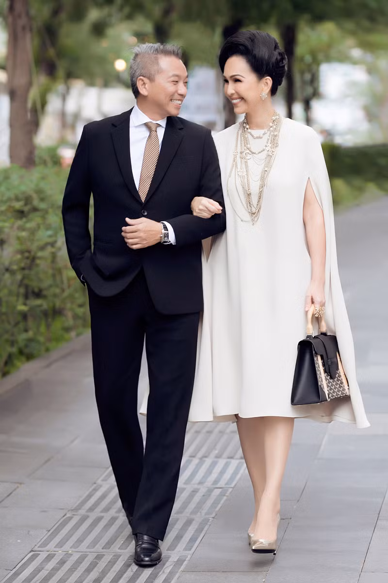 "nu hoang anh lich" diem my rang ngoi, hanh phuc ben ong xa doanh nhan hinh 1