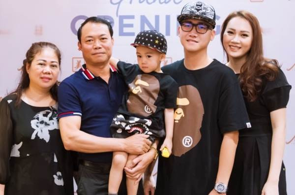 Thiếu gia trong đoàn siêu xe 330 tỷ cùng Cường ĐôLa, lấy vợ siêu mẫu giàu cỡ nào? hình ảnh 11 thieu gia trong doan sieu xe 330 ty cung cuong dola, lay vo sieu mau giau co nao? hinh anh 11