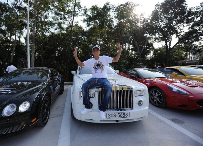 Thiếu gia trong đoàn siêu xe 330 tỷ cùng Cường ĐôLa, lấy vợ siêu mẫu giàu cỡ nào? hình ảnh 5 thieu gia trong doan sieu xe 330 ty cung cuong dola, lay vo sieu mau giau co nao? hinh anh 5