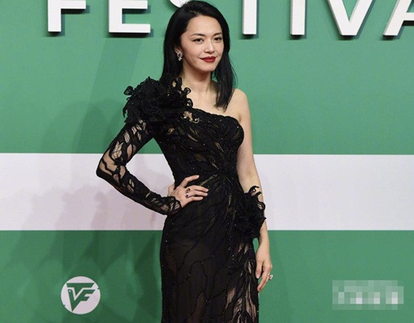 "Mỹ nhân Tân Cương" Đồng Lệ Á đẹp rực rỡ, lấn át bao đồng nghiệp trên thảm đỏ ảnh 5 Đồng Lệ Á, sao hoa ngữ, Hồ Ca, Diêu Thần