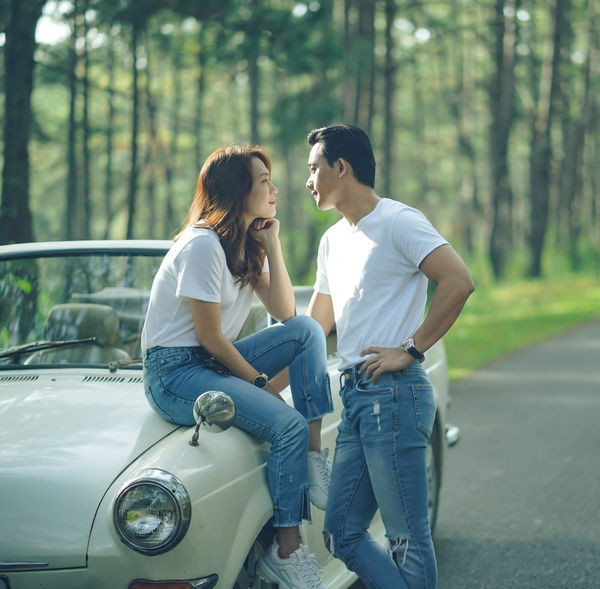 Rộ tin đồn Hương Tràm sang Mỹ để trốn chạy tình yêu với Mai Tài Phến ảnh 3 Rộ tin đồn Hương Tràm sang Mỹ là để trốn chạy tình yêu với Mai Tài Phến-3