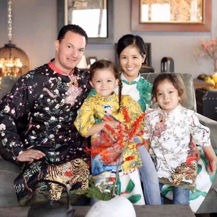 Cặp song sinh nhà Hồng Nhung có mức học phí khủng