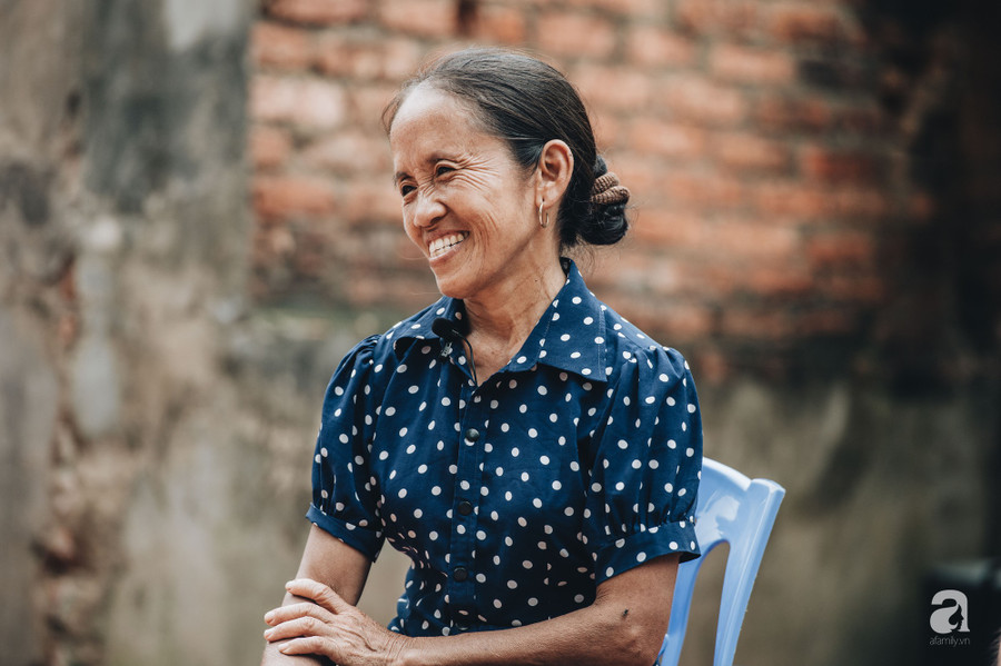 Bà Tân Vlog: Lập kỷ lục Việt Nam, “khởi nghiệp” thành công ở tuổi 60 nhờ điểm tựa ai cũng ước ao ảnh 6 Bà Tân Vlog: Lập kỷ lục Việt Nam, “khởi nghiệp” thành công ở tuổi 60 nhờ điểm tựa ai cũng ước ao ảnh 6