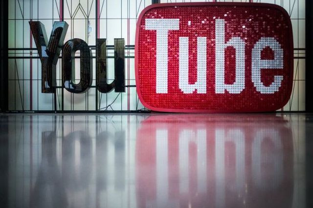 Đại học Indonesia gây “bão mạng” vì đăng tuyển thí sinh nổi tiếng trên Youtube