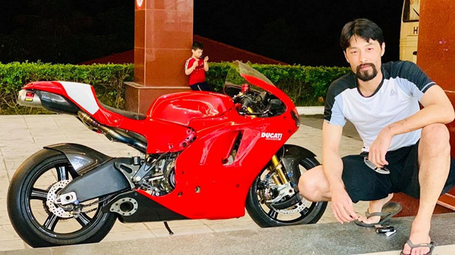 Johnny Trí Nguyễn bảnh bao sau thời gian bị chê tiều tụy ảnh 2 Johnny Tri Nguyen lay lai phong do sau thoi gian dai bi che tieu tuy hinh anh 2