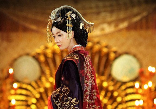 Bí ẩn cái chết oan khuất của vị hoàng hậu xuất thân từ ca kỹ hình ảnh 5 bi an cai chet oan khuat cua vi hoang hau xuat than tu ca ky hinh anh 5