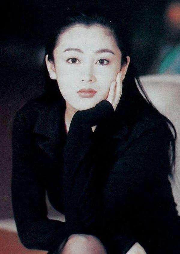 my nhan dep nhat tq cai me lay dao dien xau xi, 20 nam sau nhin con trai ma soc - 2