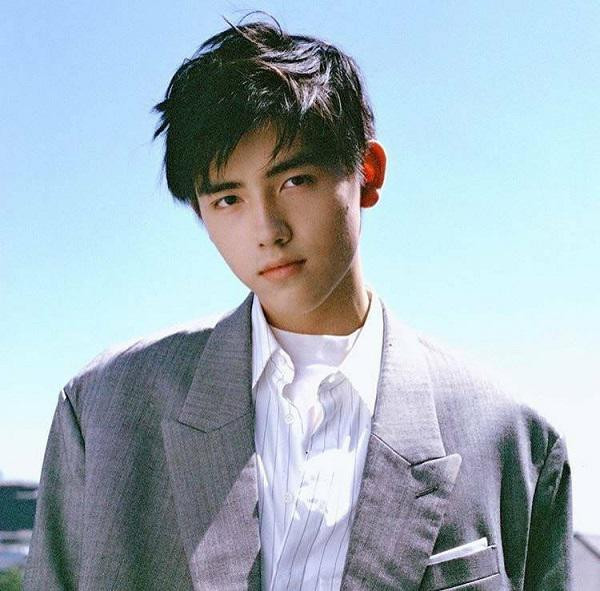 my nhan dep nhat tq cai me lay dao dien xau xi, 20 nam sau nhin con trai ma soc - 7